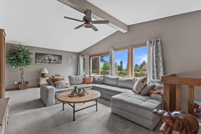 W290S2811 Carmarthen DRIVE, Waukesha, WI 53188