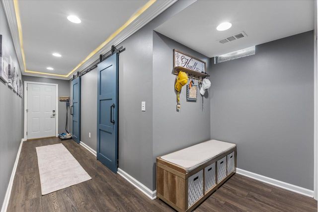 W290S2811 Carmarthen DRIVE, Waukesha, WI 53188