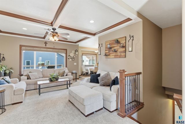 811 S Discovery Ave Avenue, Sioux Falls, SD 57106