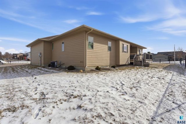 811 S Discovery Ave Avenue, Sioux Falls, SD 57106