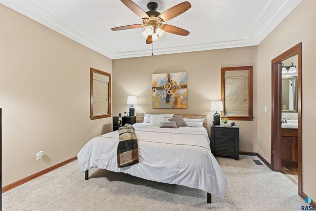 811 S Discovery Ave Avenue, Sioux Falls, SD 57106