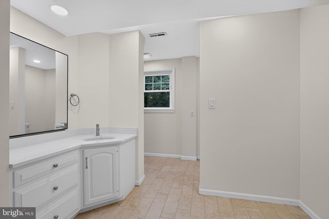 14521 LOCK DR, Centreville, VA 20120