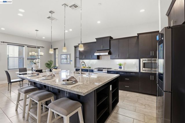 1380 Brookline Loop, Pleasanton, CA 94566