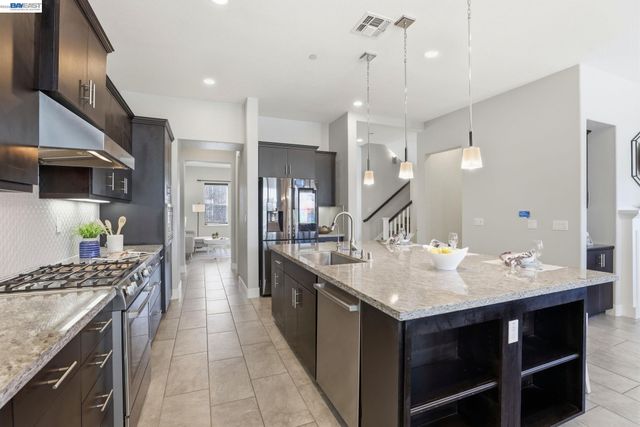 1380 Brookline Loop, Pleasanton, CA 94566