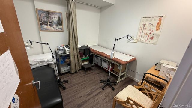 707 Middle Neck Road 2, Great Neck, NY 11021