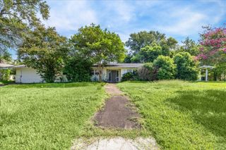 5002 Interlachen Street, Baytown, TX 77521