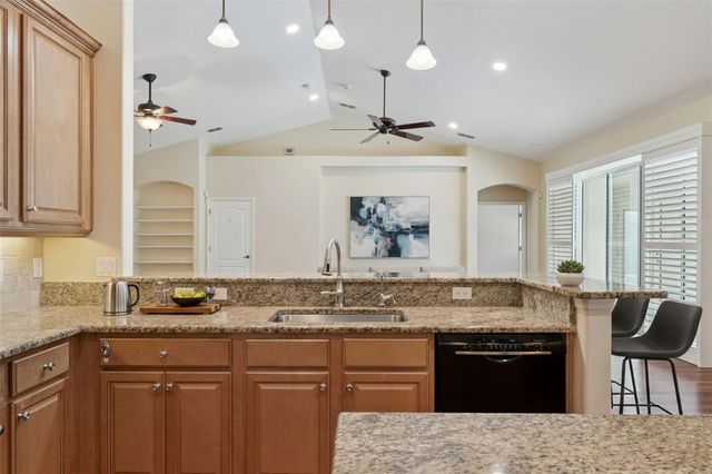 2942 SOUTHERN PINES LOOP, Clermont, FL 34711