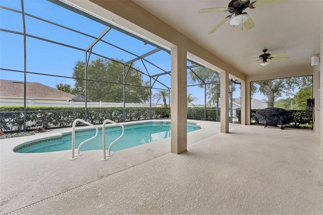 2942 SOUTHERN PINES LOOP, Clermont, FL 34711