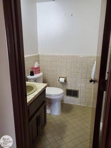 5374 Pointe Drive, East China Twp, MI 48054