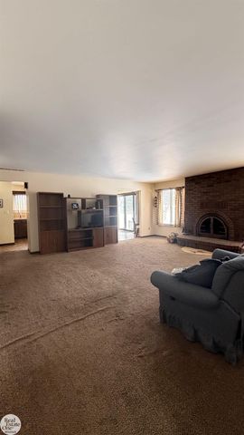 5374 Pointe Drive, East China Twp, MI 48054