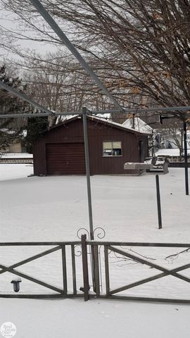 5374 Pointe Drive, East China Twp, MI 48054