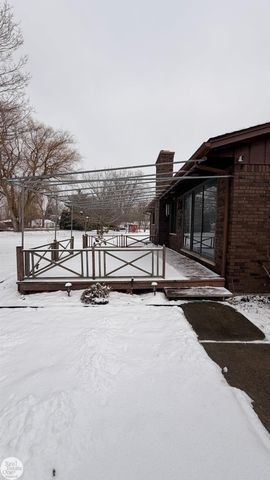 5374 Pointe Drive, East China Twp, MI 48054