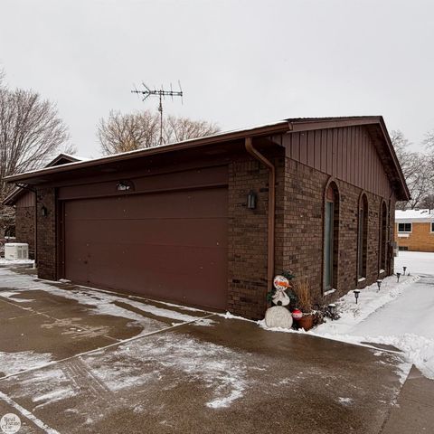 5374 Pointe Drive, East China Twp, MI 48054