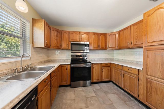 7504 91ST STREET, Seminole, FL 33777