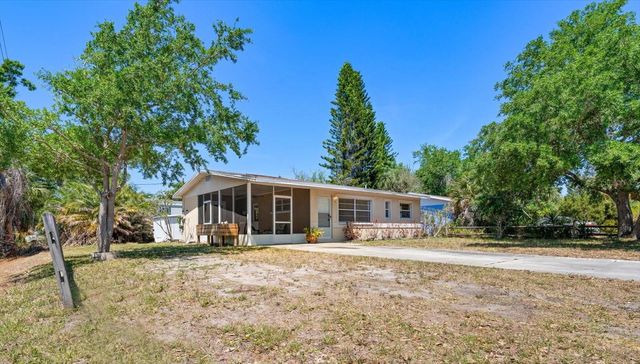 7504 91ST STREET, Seminole, FL 33777