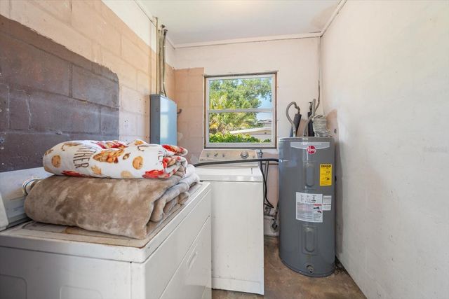 7504 91ST STREET, Seminole, FL 33777