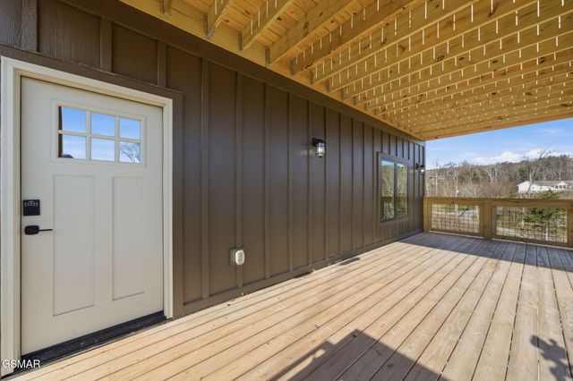 650 Ridge Top Loop, Gatlinburg, TN 37738