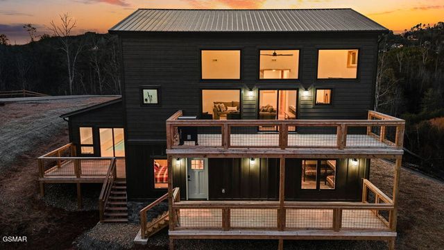 650 Ridge Top Loop, Gatlinburg, TN 37738