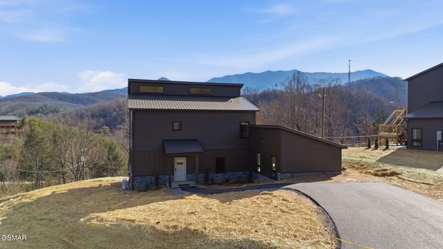 650 Ridge Top Loop, Gatlinburg, TN 37738