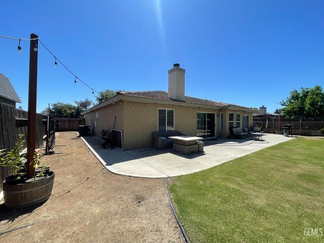 5510 Lombardy Court, Bakersfield, CA 93308