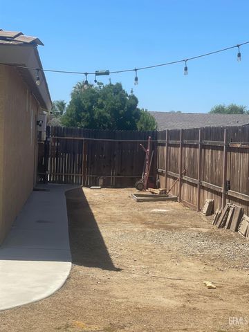 5510 Lombardy Court, Bakersfield, CA 93308