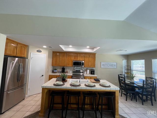 5510 Lombardy Court, Bakersfield, CA 93308