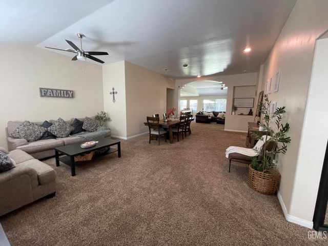 5510 Lombardy Court, Bakersfield, CA 93308