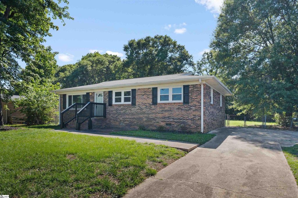 105 Abbotsford Drive, Simpsonville, SC 29681