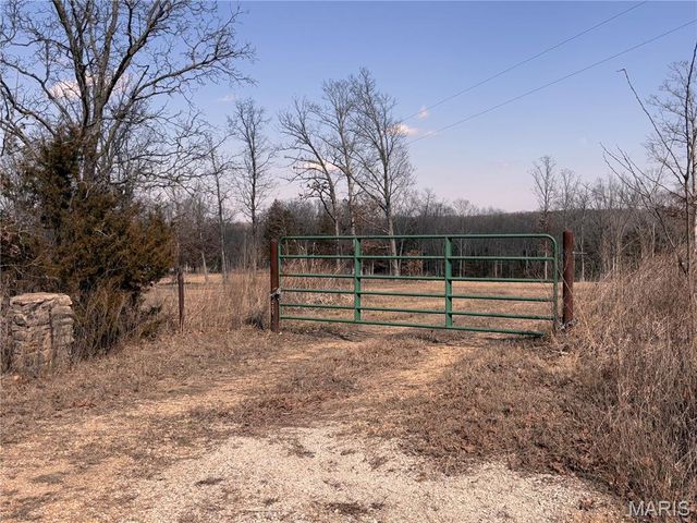 85 Barnicle Chapel Road, Steelville, MO 65565