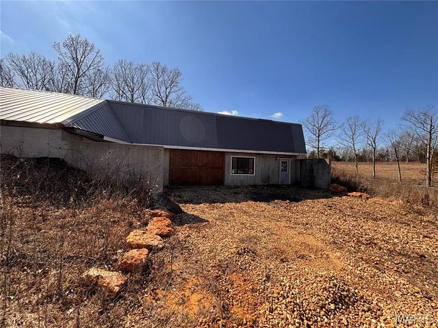 85 Barnicle Chapel Road, Steelville, MO 65565