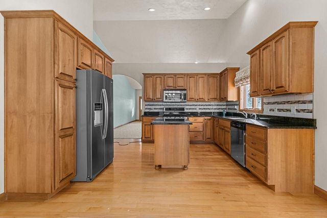 4801 N FALLVIEW LANE, Appleton, WI 54913