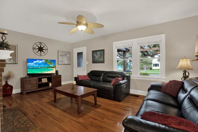 2342 8TH AVENUE N, St Petersburg, FL 33713