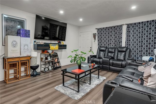 5530 Ackerfield 314, Long Beach, CA 90805