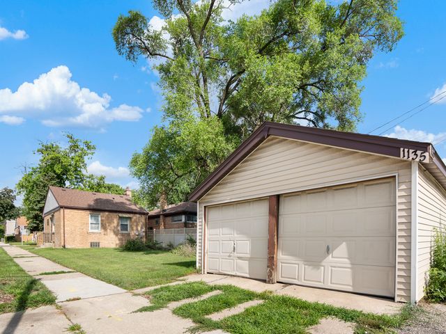 1135 Rice Avenue, Bellwood, IL 60104