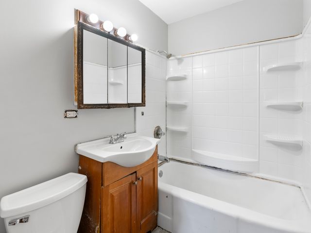1135 Rice Avenue, Bellwood, IL 60104