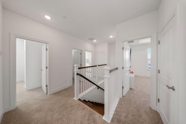 1946 Carmel Ranch Cir, Oakdale, CA 95361