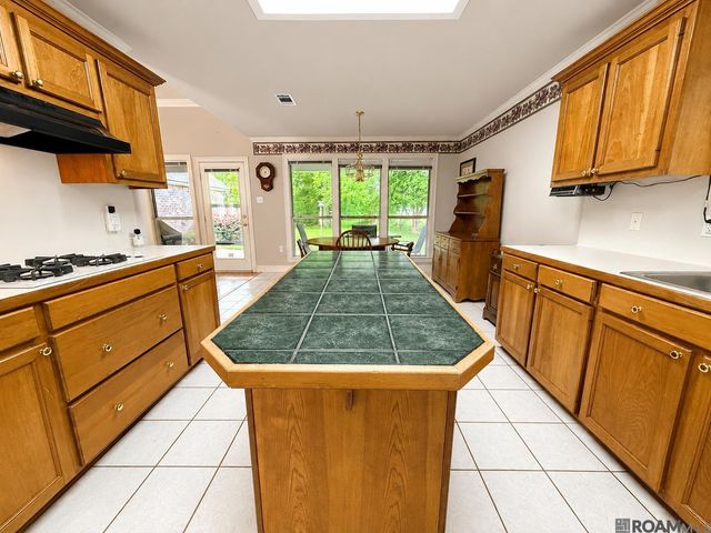 4033 Heidelberg Dr, Baton Rouge, LA 70816