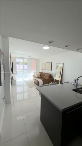 7661 NW 107th Ave 206, Doral, FL 33178