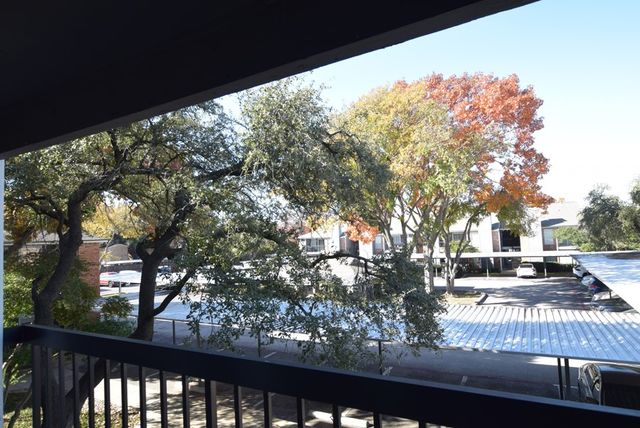 18333 Roehampton Drive 322, Dallas, TX 75252