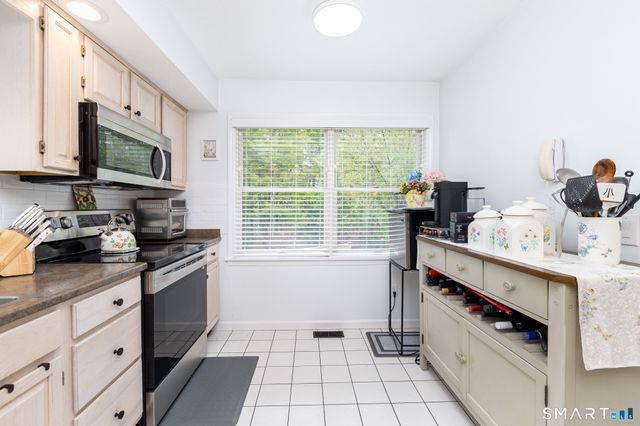 207 Holly Hill Drive 207, Rocky Hill, CT 06067