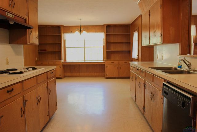 3601 Dudley Rd, Kilgore, TX 75662