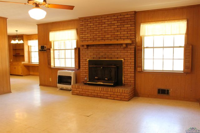 3601 Dudley Rd, Kilgore, TX 75662