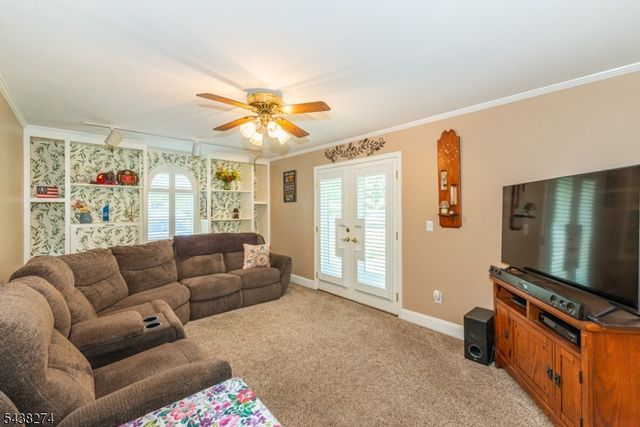 21 Whitegate Rd, Roxbury Twp., NJ 07876
