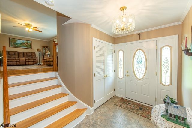 21 Whitegate Rd, Roxbury Twp., NJ 07876