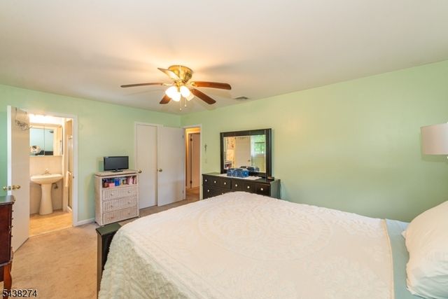 21 Whitegate Rd, Roxbury Twp., NJ 07876
