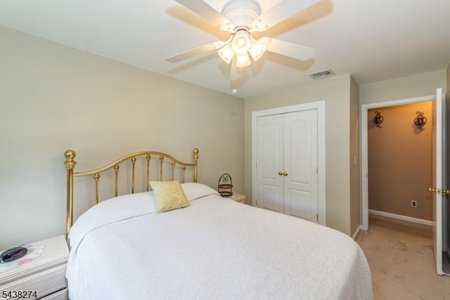 21 Whitegate Rd, Roxbury Twp., NJ 07876