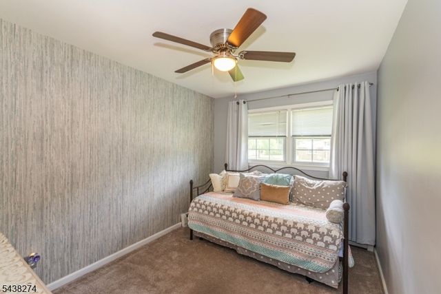 21 Whitegate Rd, Roxbury Twp., NJ 07876
