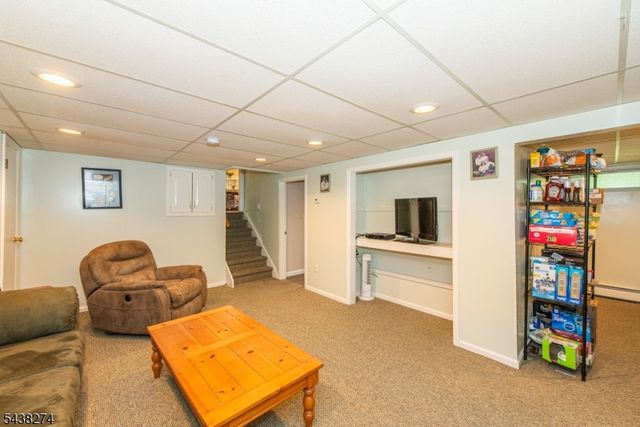 21 Whitegate Rd, Roxbury Twp., NJ 07876