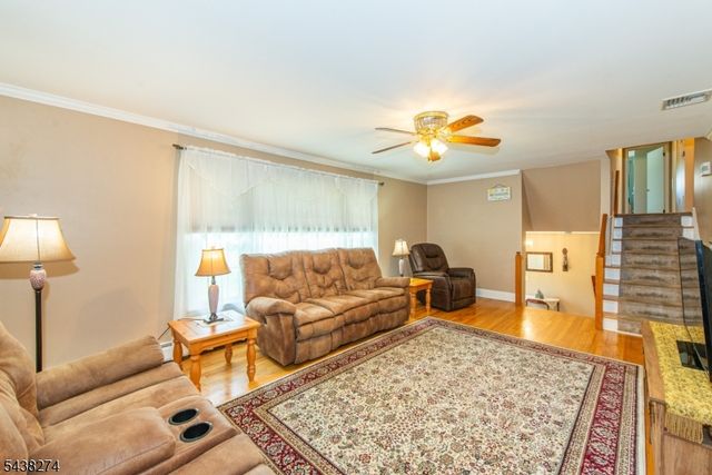 21 Whitegate Rd, Roxbury Twp., NJ 07876