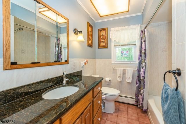 21 Whitegate Rd, Roxbury Twp., NJ 07876